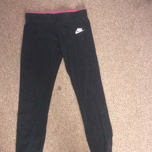 Black Nike leggings